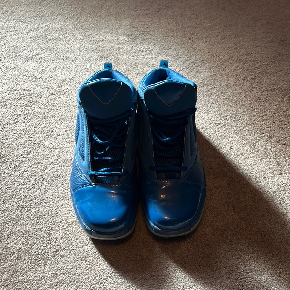 Jordan 16 trophy room exclusive sz9